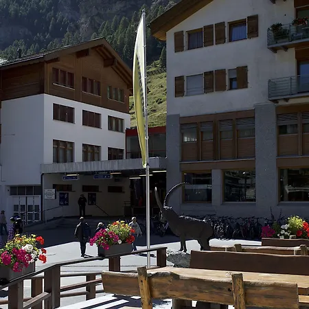 Bahnhof * Zermatt